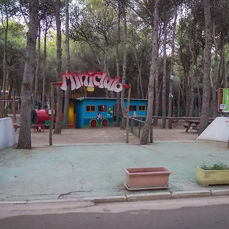 Üdülőpark Riva Dei Greci Village *
