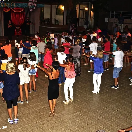 Üdülőpark Riva Dei Greci Village *